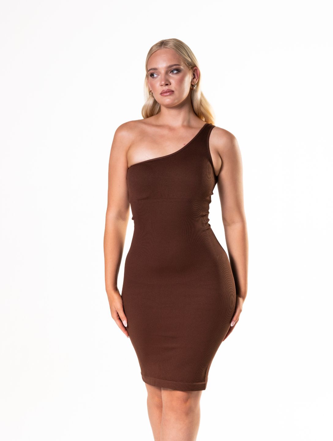 robe gainante courte  à une épaule