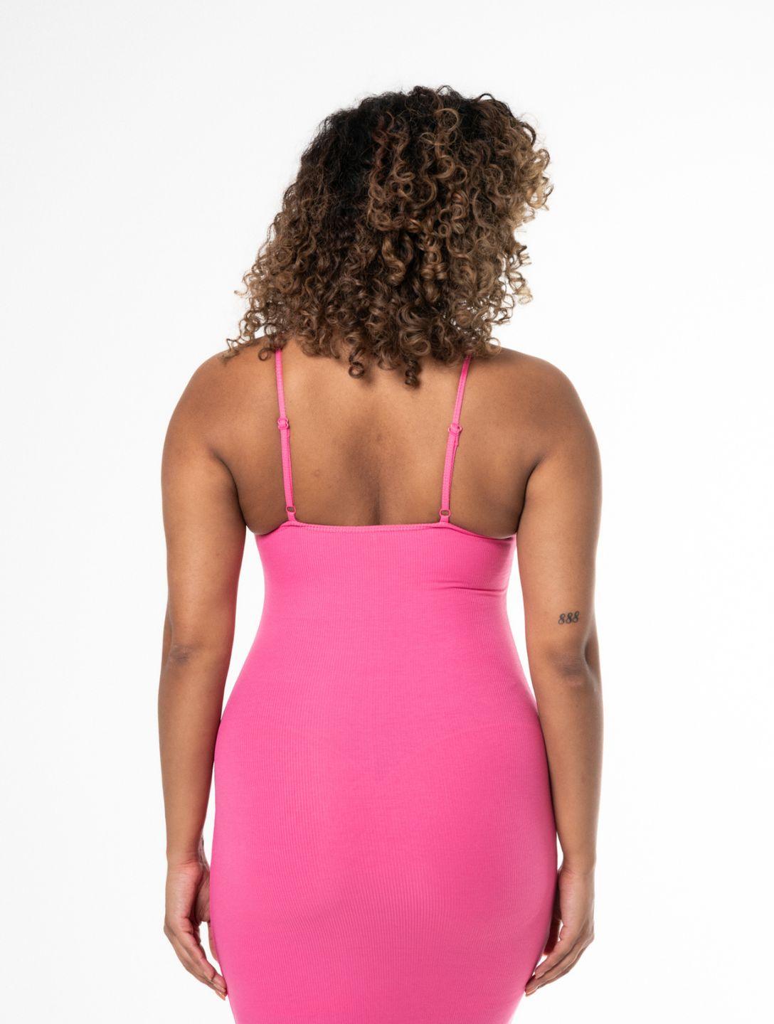 Longue robe gainante avec short intégré