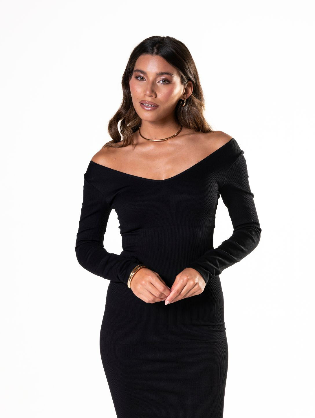 Robe gainante à manches longues à col en V