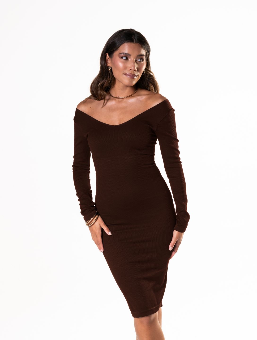 Robe gainante à manches longues à col en V